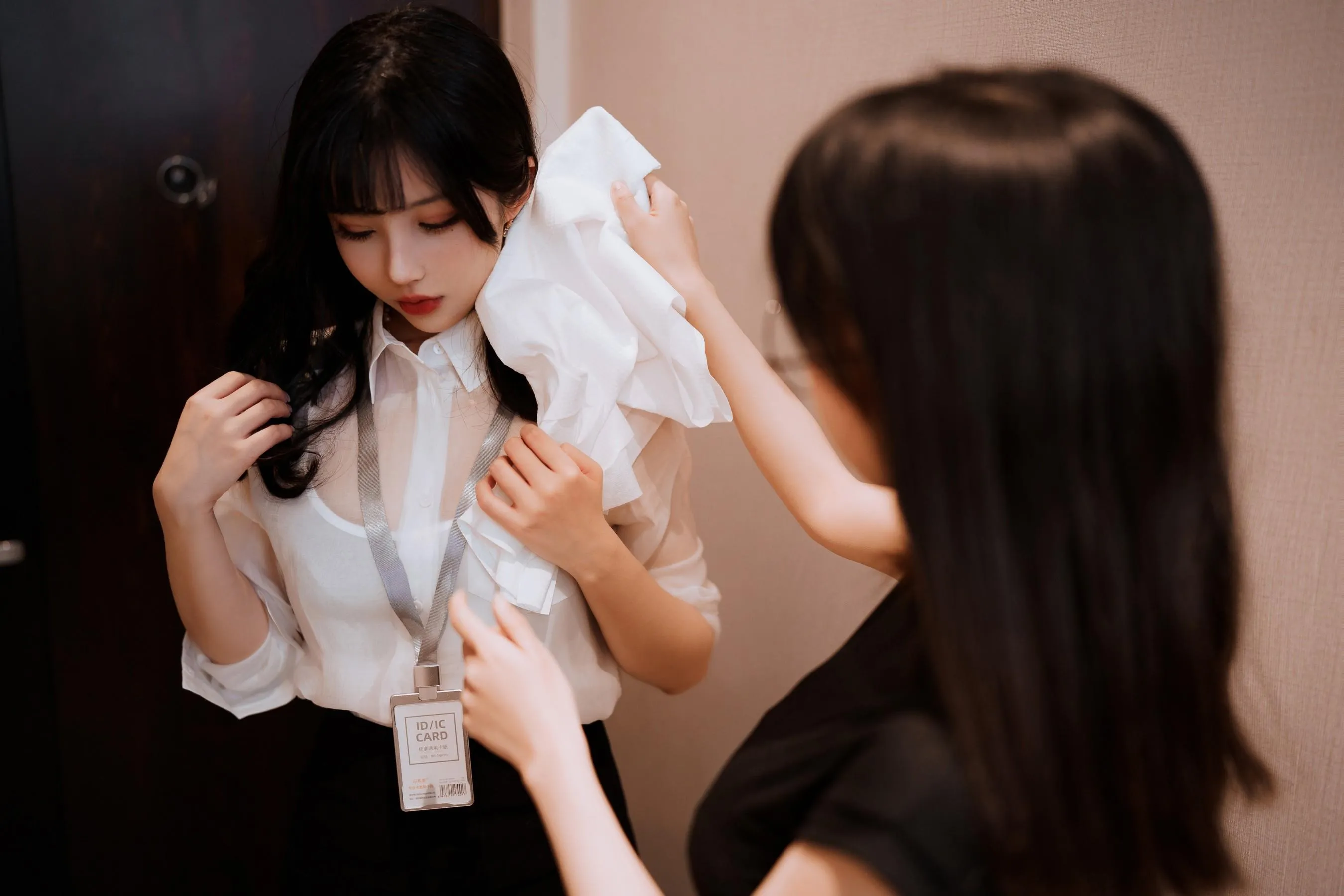 rioko凉凉子 – NO.92 面饼仙儿《黑丝ol制服双人》-OL百合篇 [42P]插图